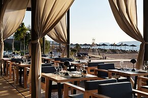 W Costa Navarino