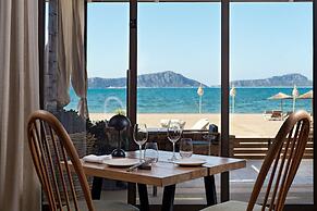 W Costa Navarino