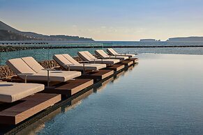 W Costa Navarino