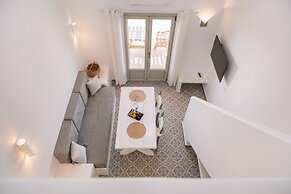 AVAL All Suite