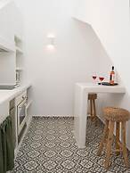 AVAL All Suite