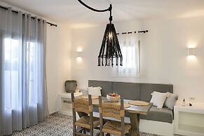 AVAL All Suite