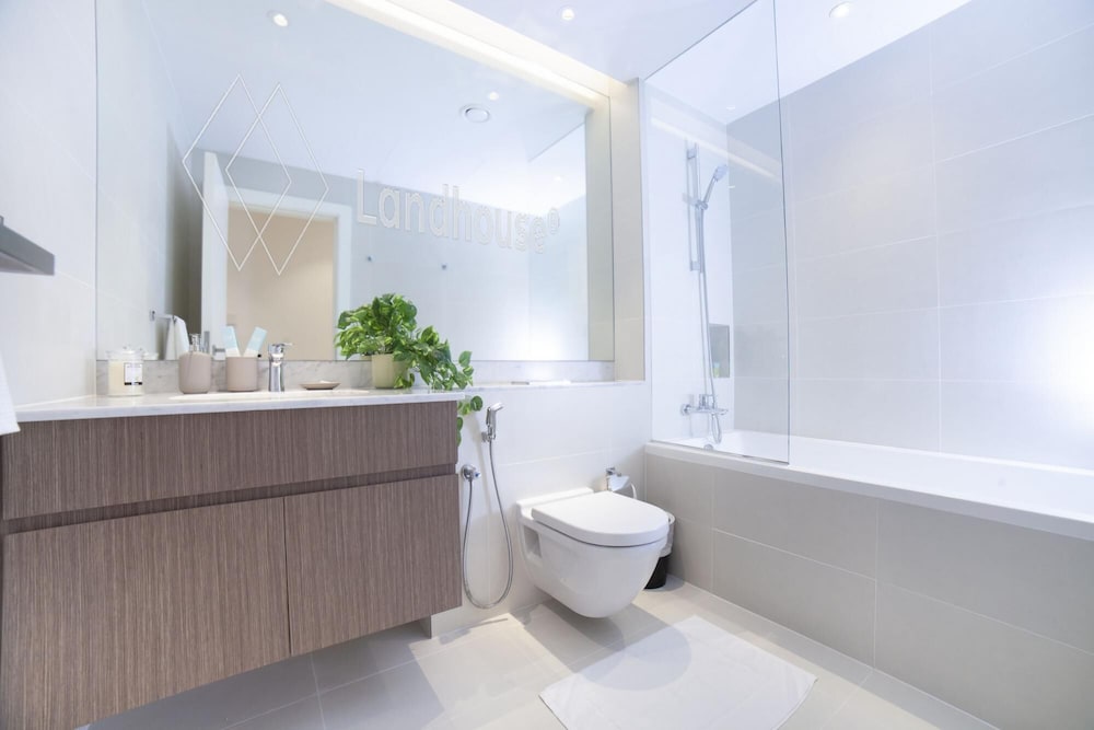 Signature 2BR in Port de La Mer