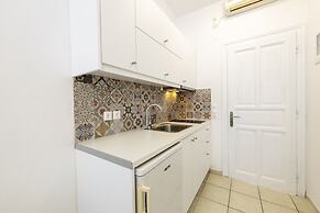 Eutuxia Rooms & Studios