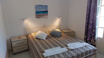 Sausan Apartments
