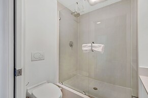 Modern 2-BD Condo in the Heart of Miami