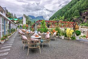PARADISE - The Whitehouse Cafe