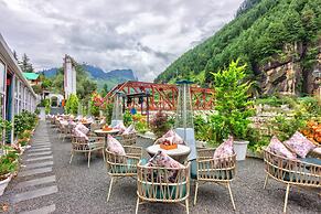 PARADISE - The Whitehouse Cafe