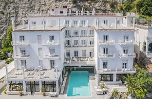 Admiral Hotel