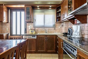 Eleni's Villa
