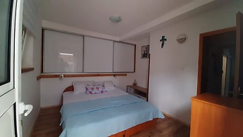 House Isabella