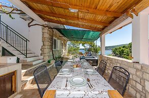 House Isabella