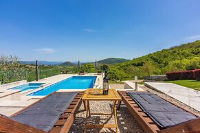 Villa Ana