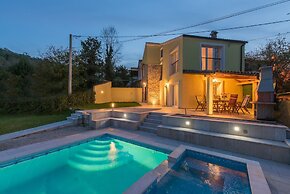 Villa Ana