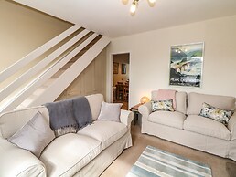 4 Alma Road