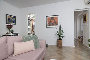 Mina Apartment