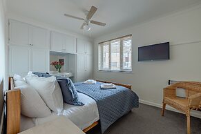 Luxury 2 Bed Room Lake View Apt Bowness Parking
