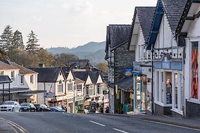 Luxury 2 Bed Room Lake View Apt Bowness Parking