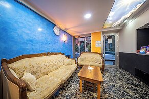 Laos Otel