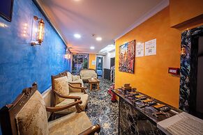 Laos Otel
