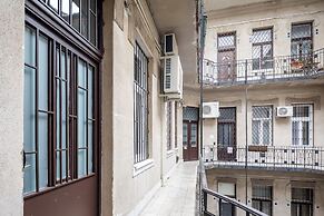 Luxurious Apartment At City Center