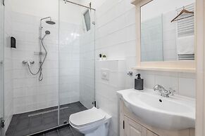 Central Luxury Apartment