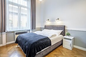 Central Luxury Apartment