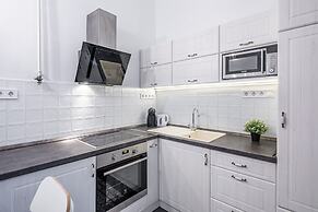 Central Luxury Apartment