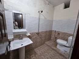 Gujar Khan - 3 Bed Apartment - Sleeps 6 - Parking