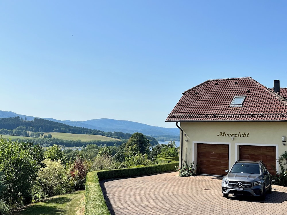Villa-view, Pool, Bbq, Playground & Fire pit