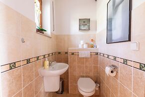 Villa-view, Pool, Bbq, Playground & Fire pit