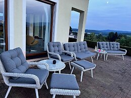 Villa-view, Pool, Bbq, Playground & Fire pit