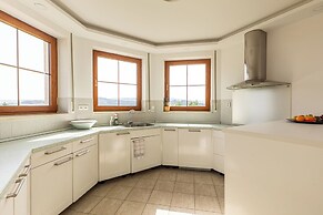 Villa-view, Pool, Bbq, Playground & Fire pit