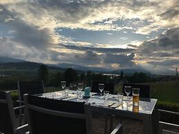 Villa-view, Pool, Bbq, Playground & Fire pit