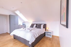 Villa-view, Pool, Bbq, Playground & Fire pit