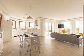Villa-view, Pool, Bbq, Playground & Fire pit
