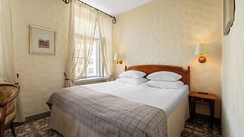 Rixwell Collection Savoy Boutique Hotel
