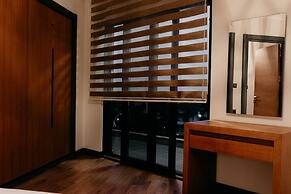 Ceneviz Suit Hotel