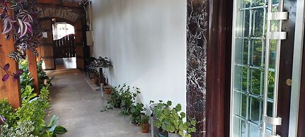 Ceneviz Suit Hotel
