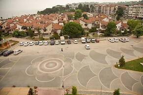 Ceneviz Suit Hotel