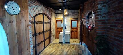 Ceneviz Suit Hotel