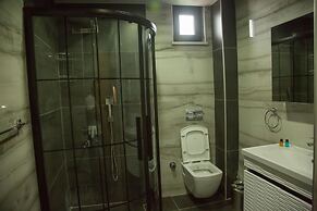 Ceneviz Suit Hotel