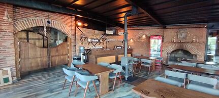 Ceneviz Suit Hotel