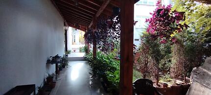 Ceneviz Suit Hotel