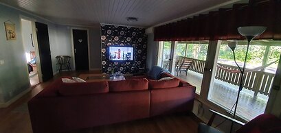 Well-equipped Beachside Cottage