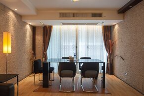 2C - 2 Bedroom Downtown Apartment With Shared Pool