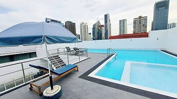 2C - 2 Bedroom Downtown Apartment With Shared Pool
