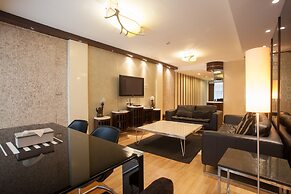 2C - 2 Bedroom Downtown Apartment With Shared Pool