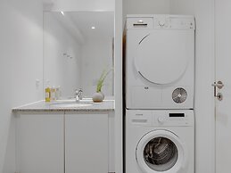 Sanders Fields - Chic 3-bdr Townhouse w Terrace