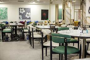 Qayser Deluxe Hotel